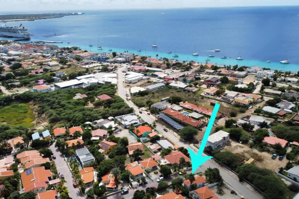 22 Makambaplein, Kralendijk, Caribbean Netherlands